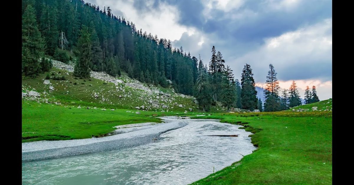 The Best Time to Explore Pakistan’s Hidden Lakes
