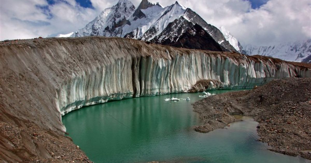 exploring-the-majestic-glaciers-of-pakistan-a-frozen-wonderland